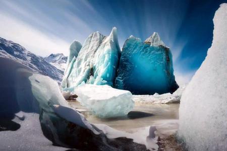 Winter Tibet: Blue Ice and Laigu Glacier Tour